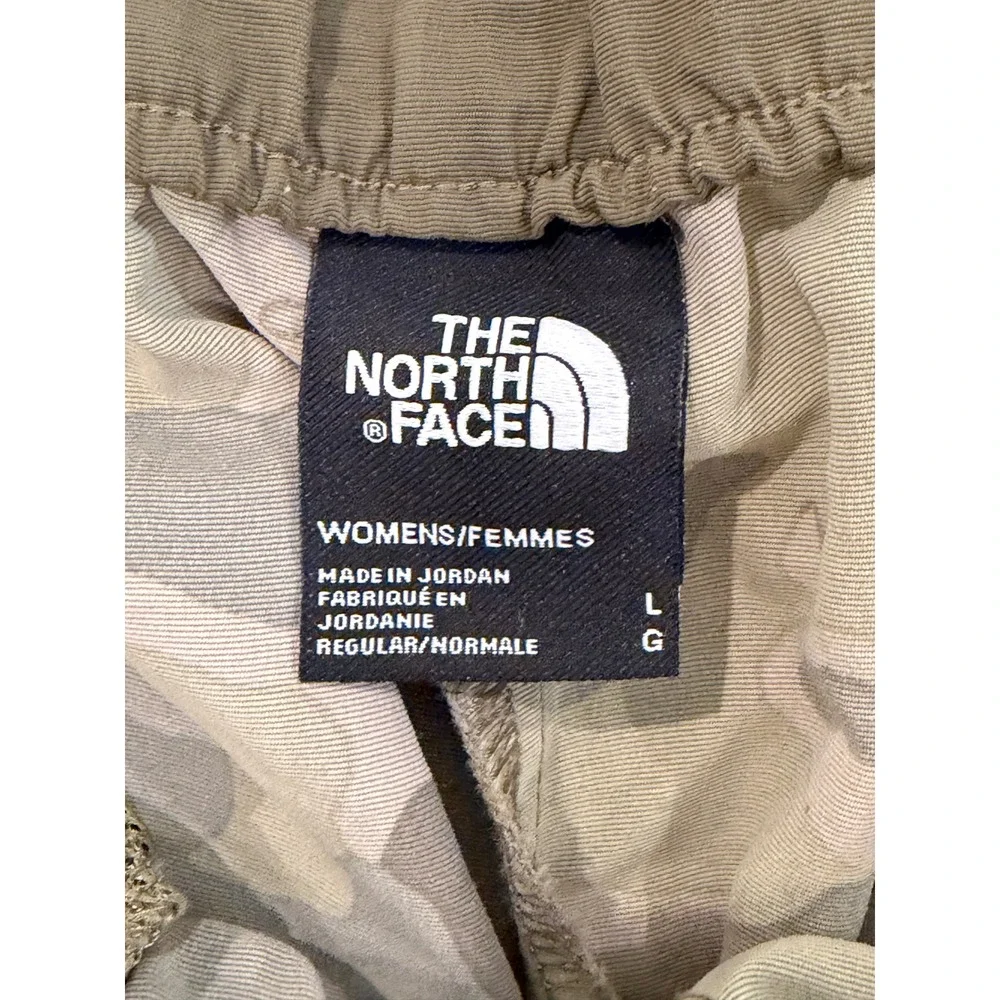 The North Face Womens‎ Class V Camo Shorts Size Large Drawstring